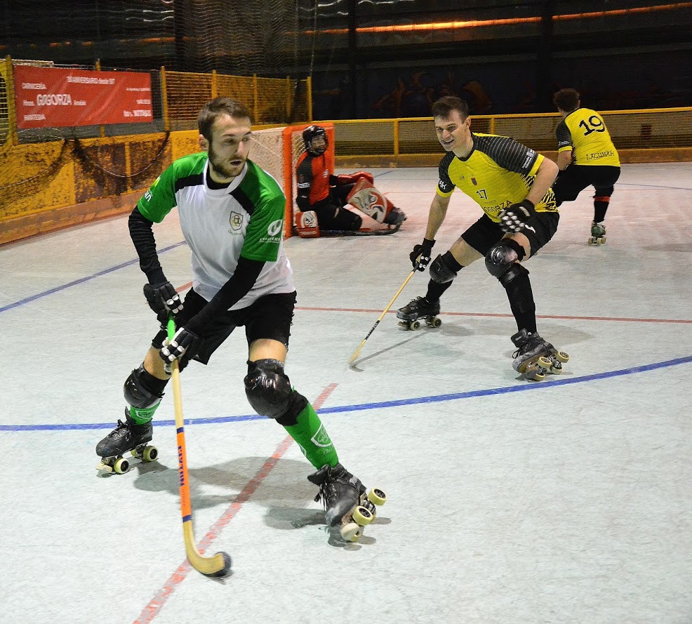 Galería de fotos del derbi jugado entre los equipos Lagunak y Oberena en Barañáin